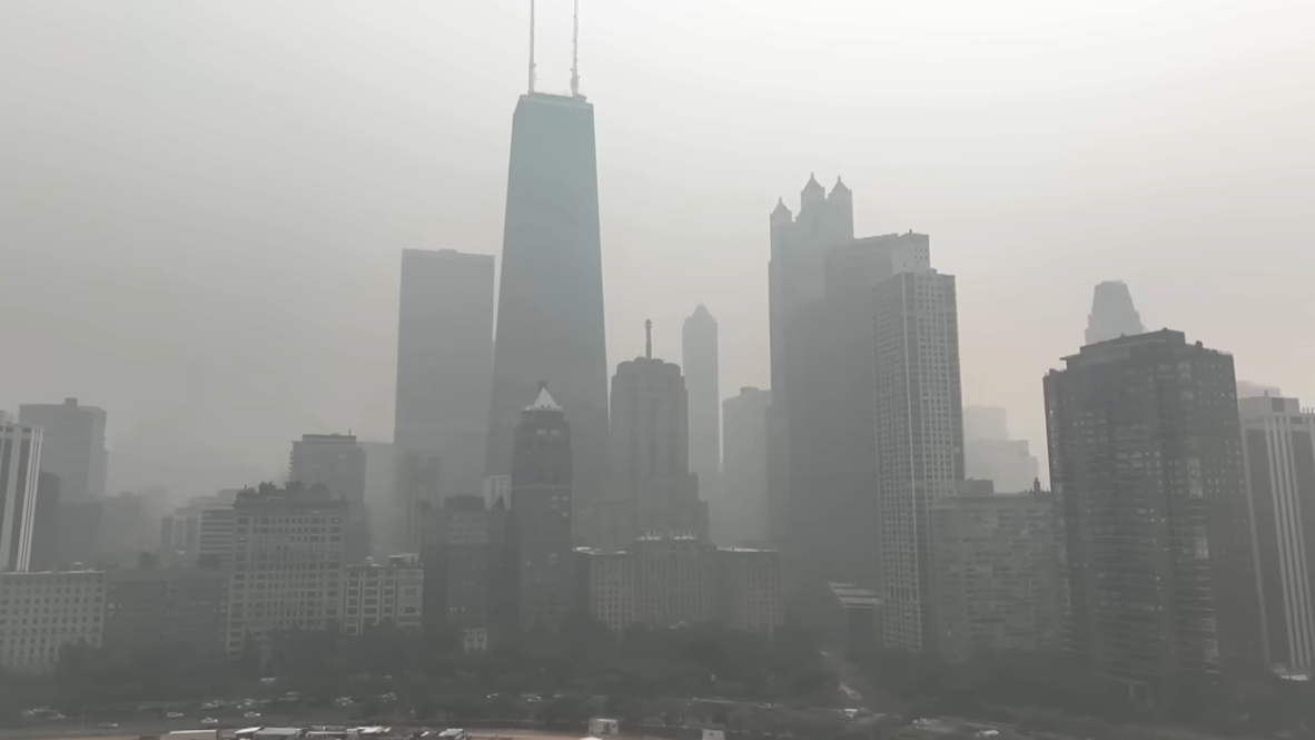 Wildfire smoke Chicago skyline
